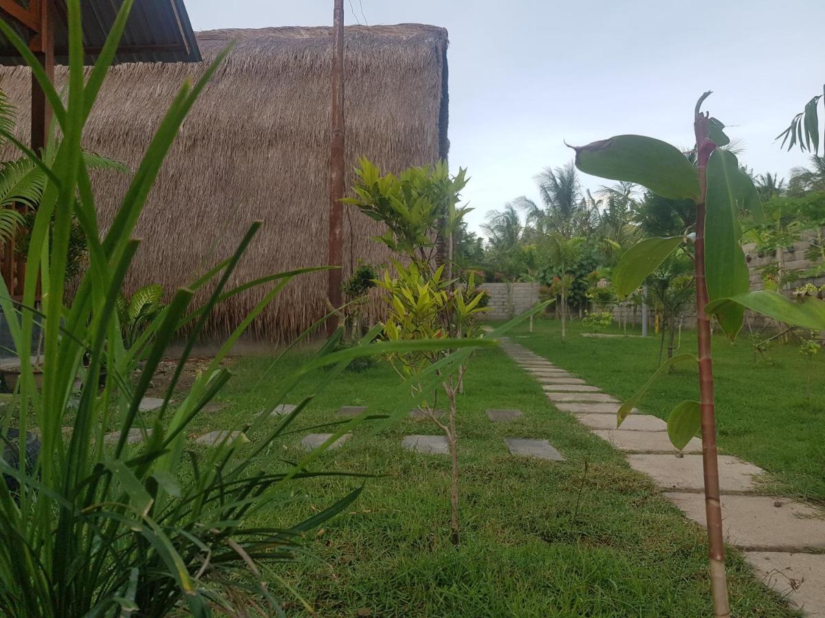 Tropical Sunday Bungalow - Surf And Stay Selong Belanak Exterior foto
