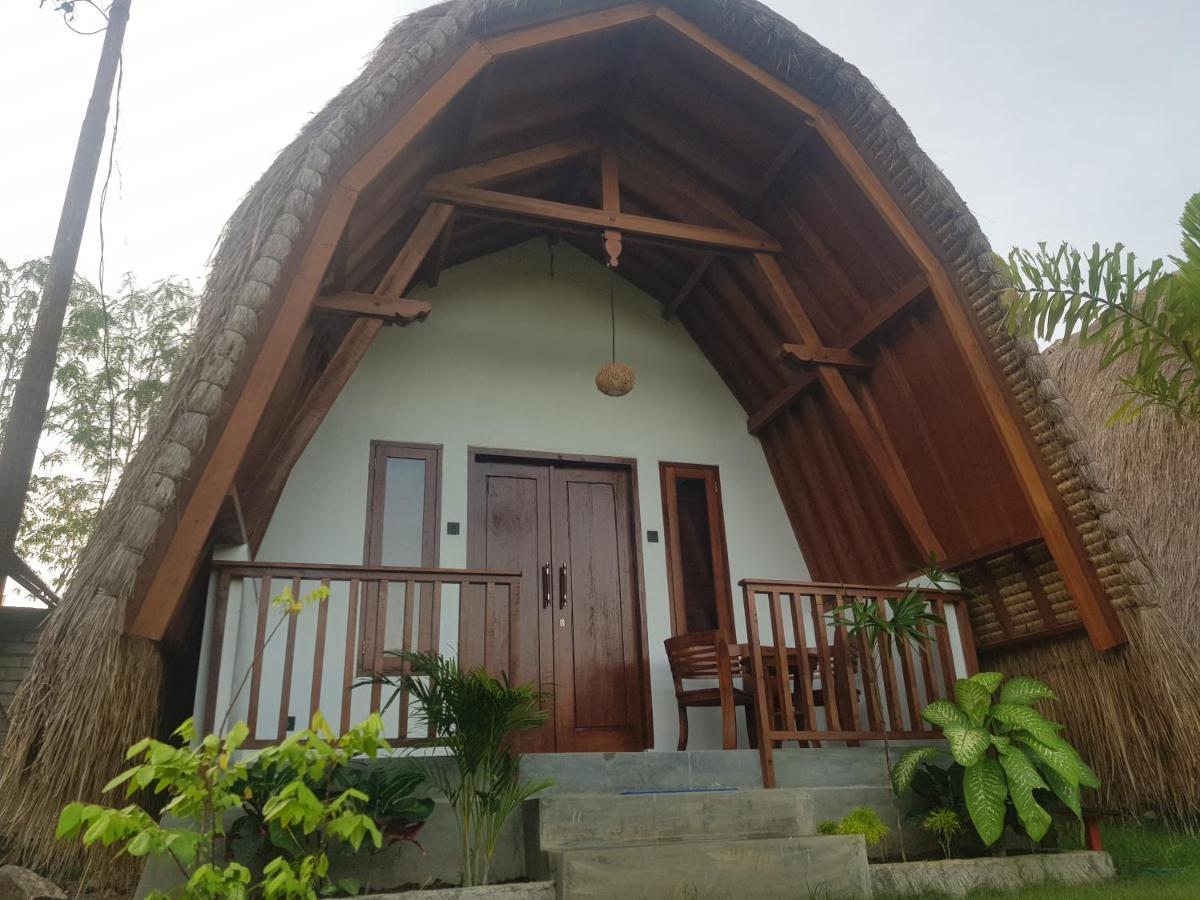 Tropical Sunday Bungalow - Surf And Stay Selong Belanak Exterior foto