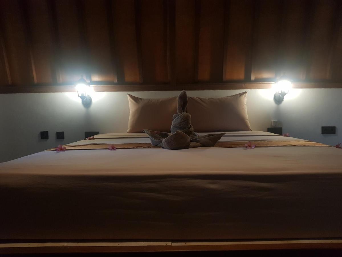 Tropical Sunday Bungalow - Surf And Stay Selong Belanak Exterior foto