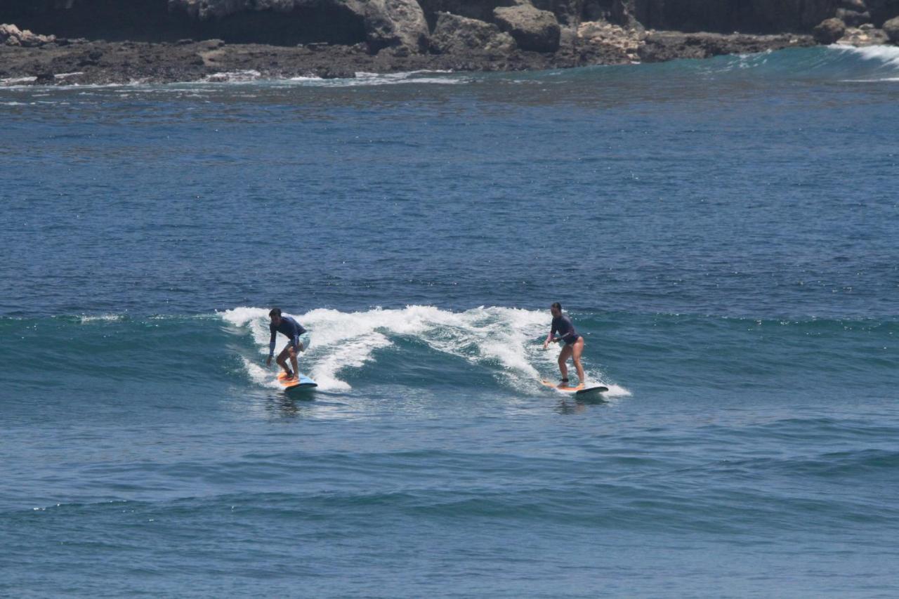 Tropical Sunday Bungalow - Surf And Stay Selong Belanak Exterior foto