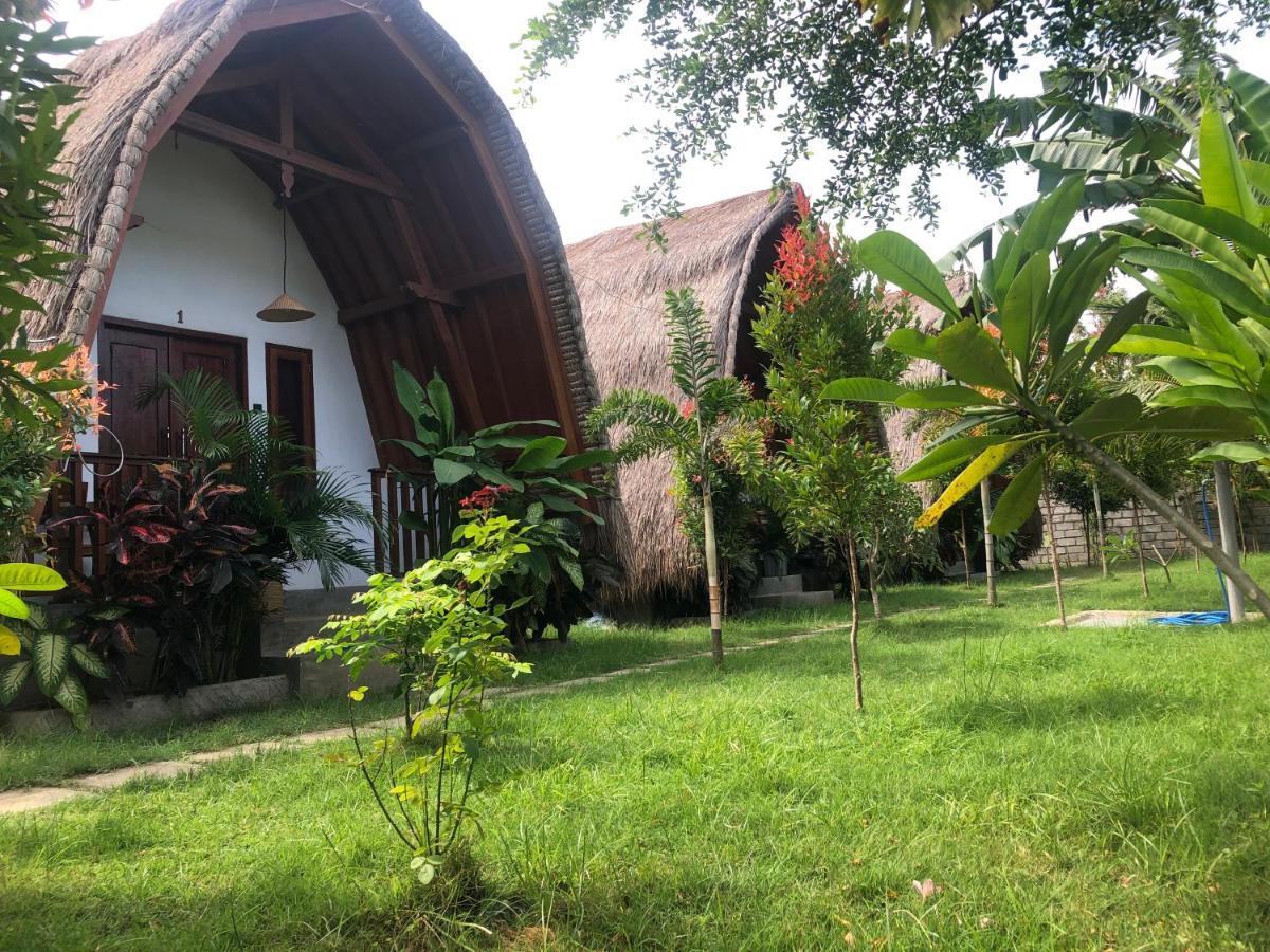 Tropical Sunday Bungalow - Surf And Stay Selong Belanak Exterior foto