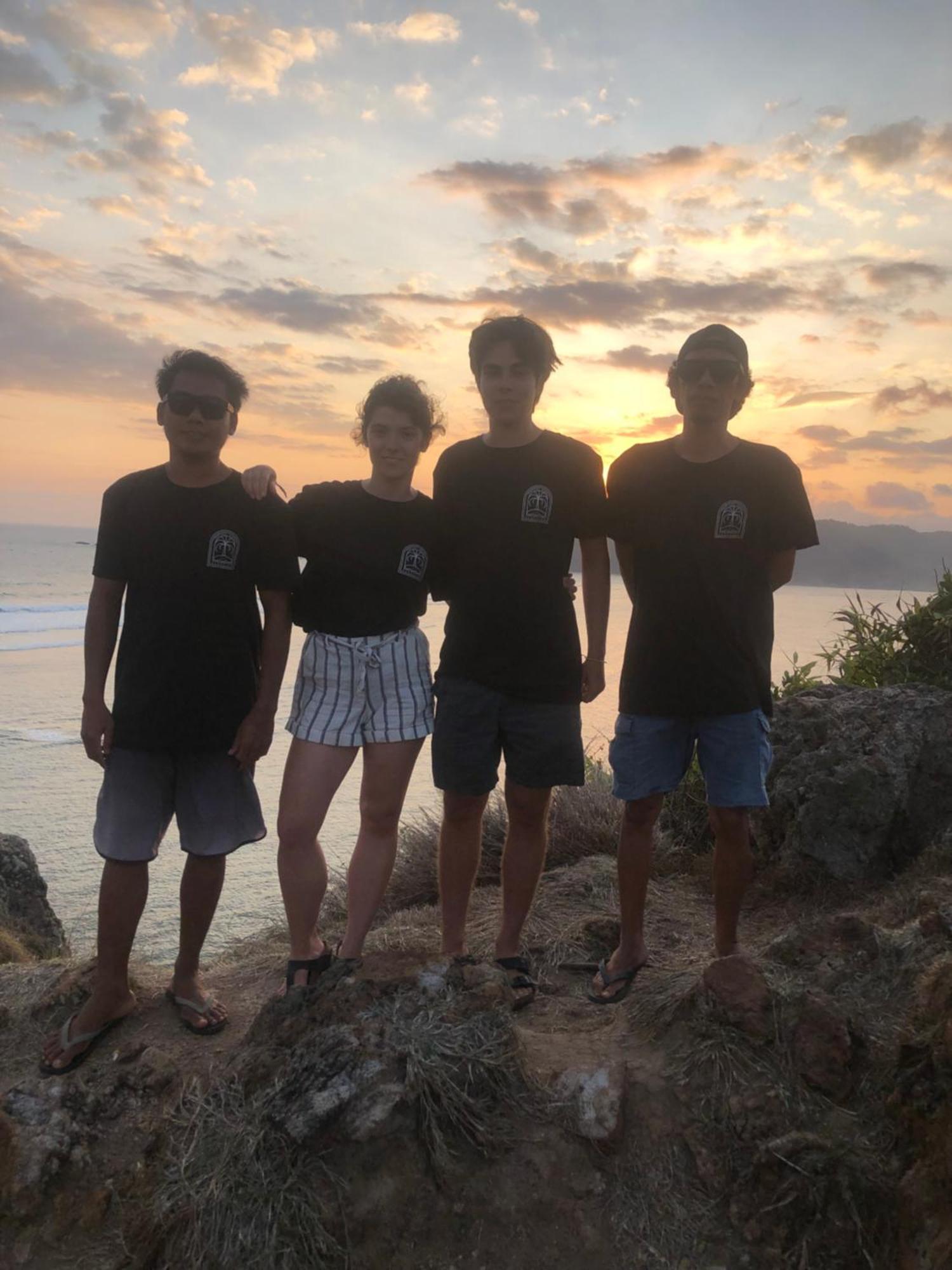Tropical Sunday Bungalow - Surf And Stay Selong Belanak Exterior foto