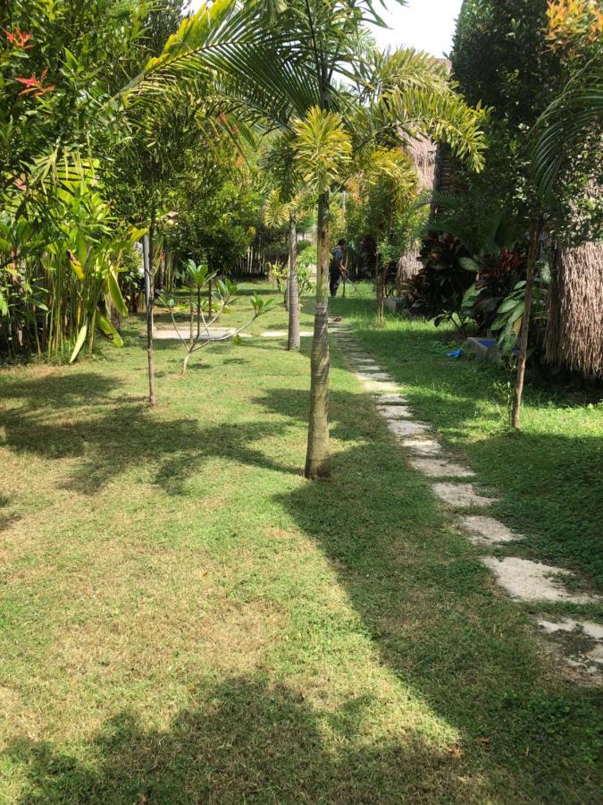 Tropical Sunday Bungalow - Surf And Stay Selong Belanak Exterior foto