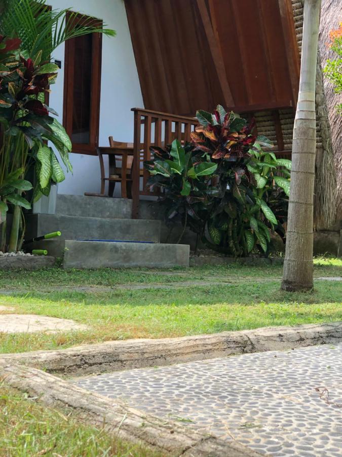 Tropical Sunday Bungalow - Surf And Stay Selong Belanak Exterior foto